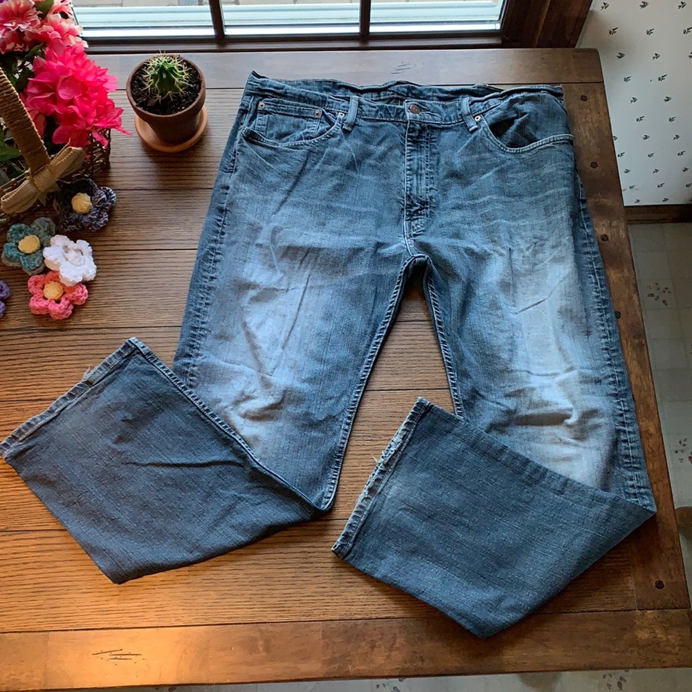 Levi men’s 559 jeans 38”X 32”